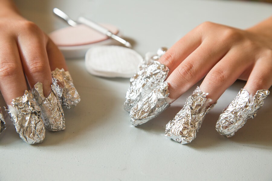 How To Remove Of Acrylic Nails Using Aluminum Foil