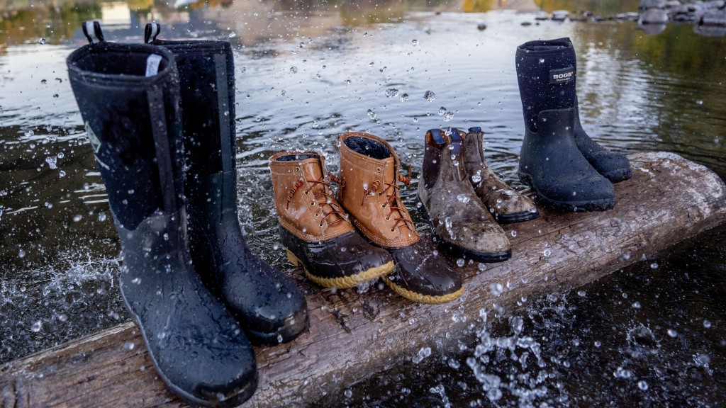 Seasonal Adaptability: Black Boots for All Weather