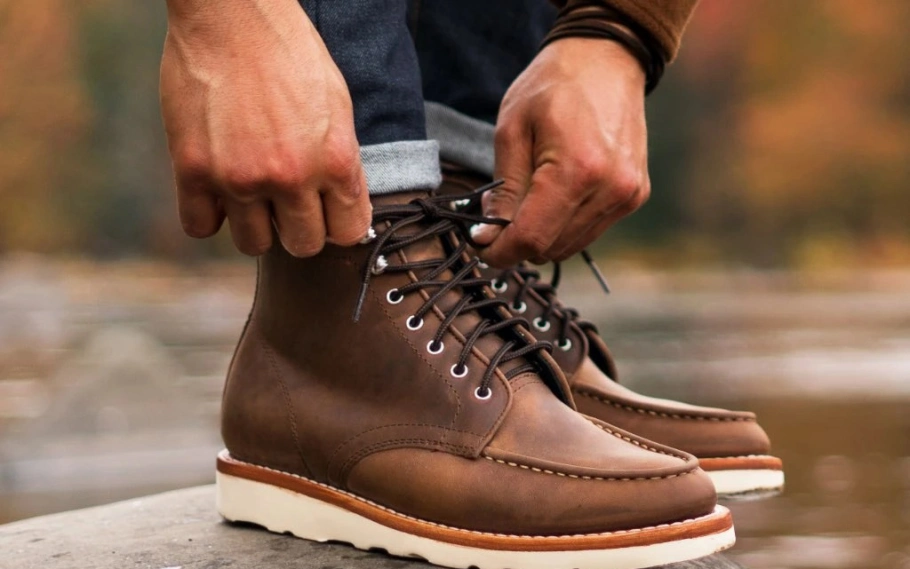 Work Boots: Rugged Durability: 